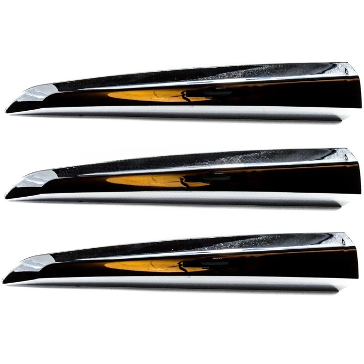 TRAVEGO TAIL LIGHT TRIM REFLECTOR CHROME-R